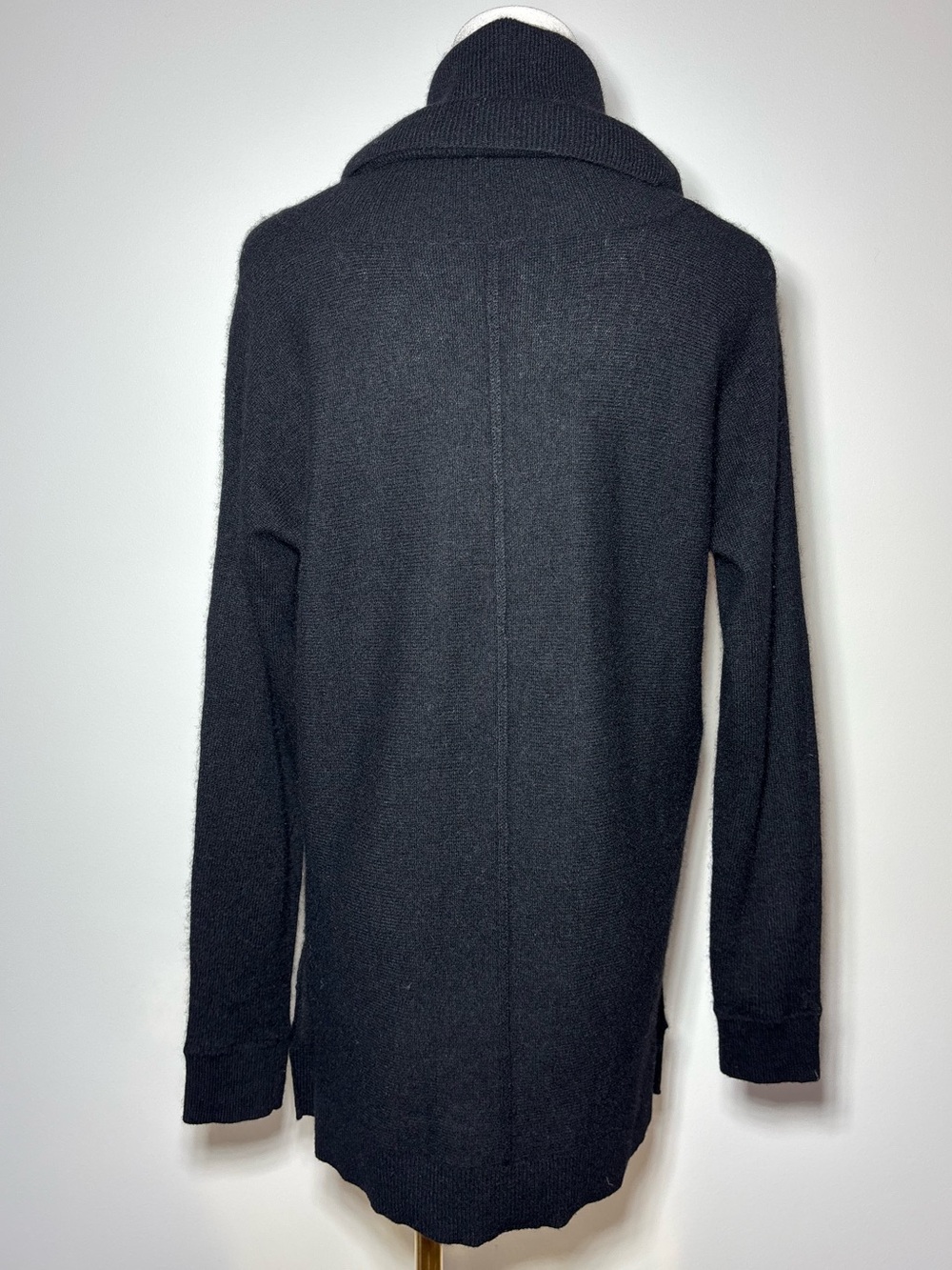 C by Bloomingdale’s 100% 2-PLY Cashmere Sweater - Picture 7 of 8